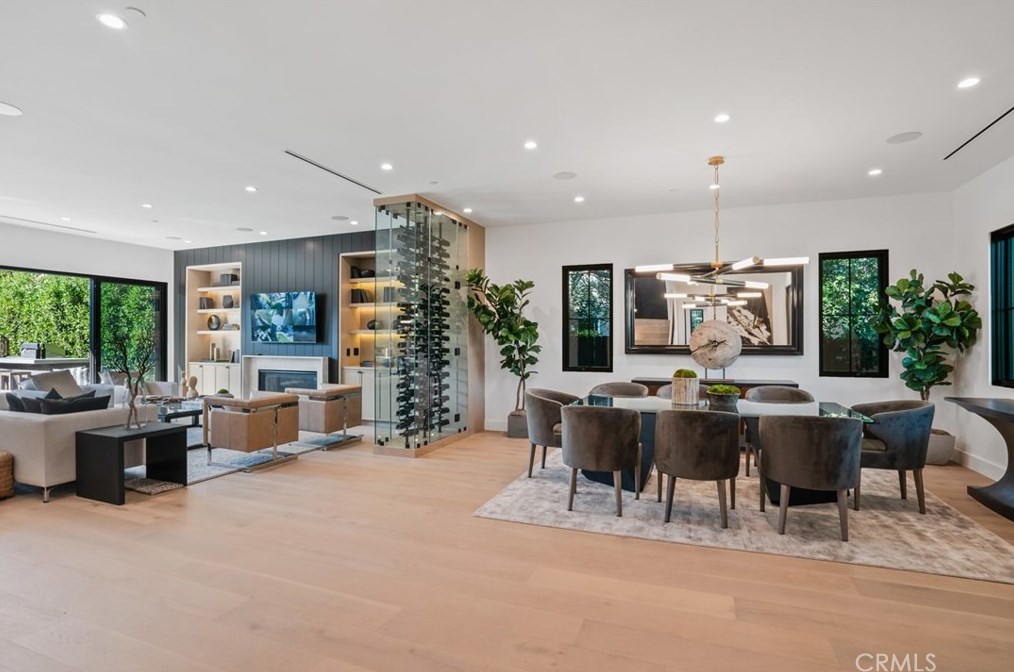 4955 Haskell Ave, Van Nuys CA  91436-1674 exterior