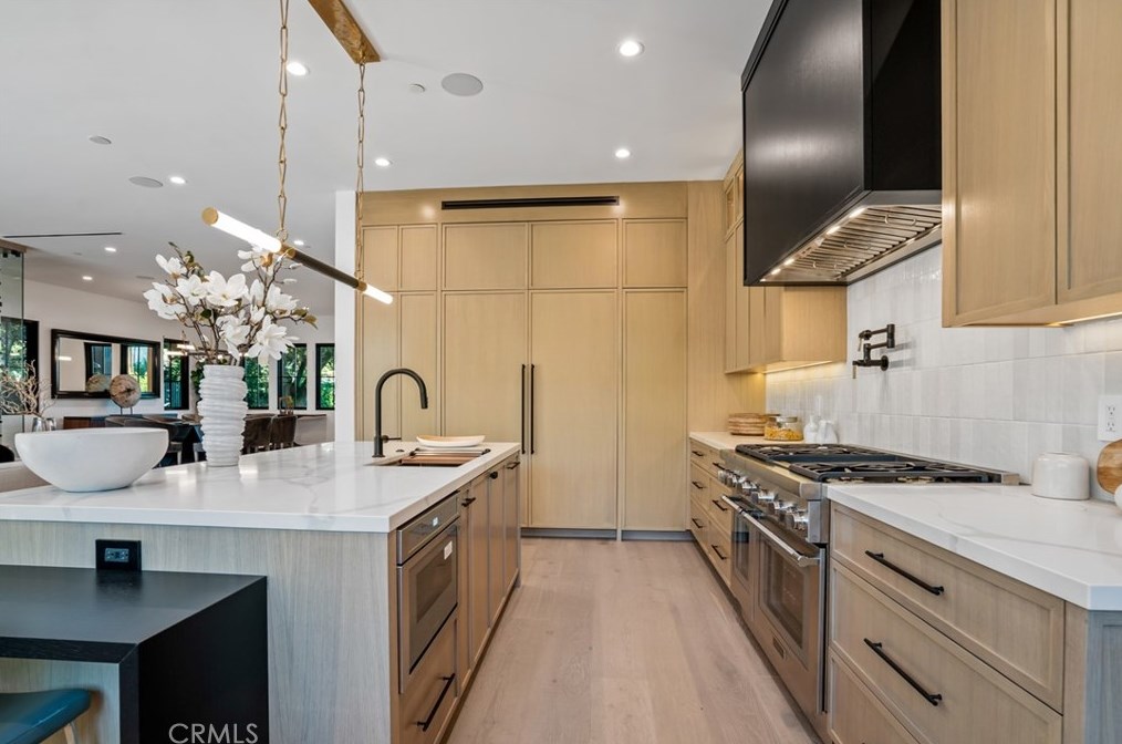 4955 Haskell Ave, Van Nuys CA  91436-1674 exterior