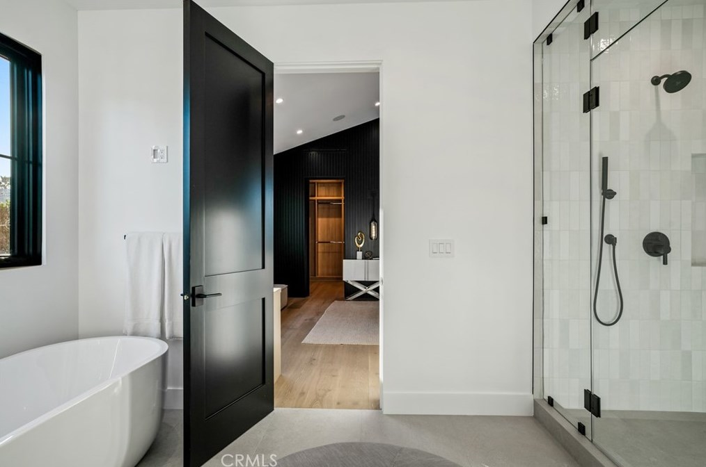 4955 Haskell Ave, Van Nuys CA  91436-1674 exterior