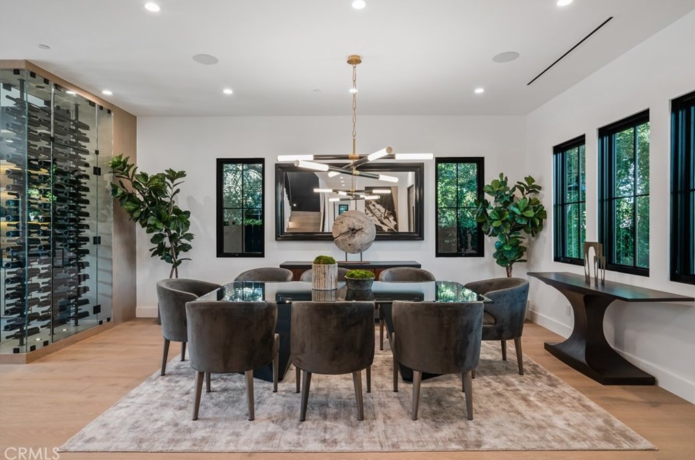 4955 Haskell Ave, Van Nuys CA  91436-1674 exterior