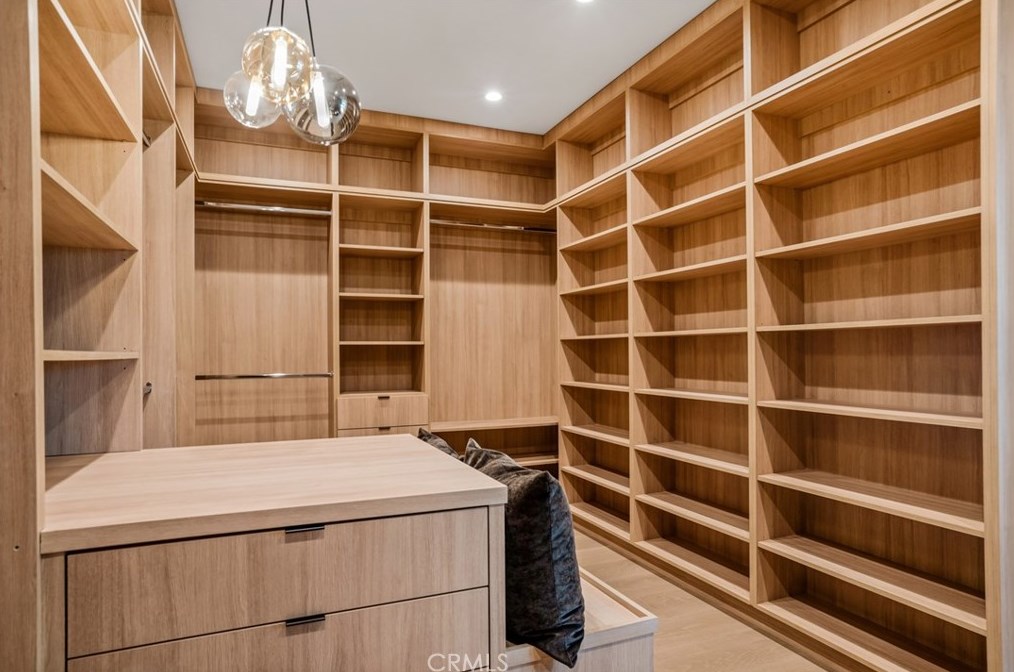 4955 Haskell Ave, Van Nuys CA  91436-1674 exterior