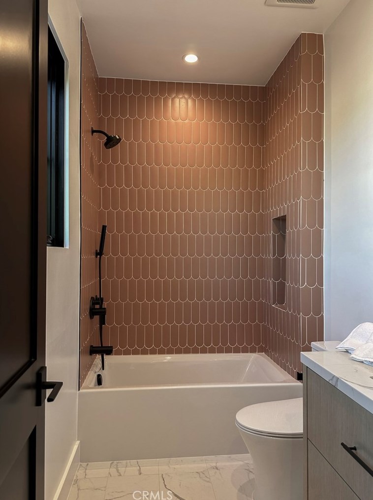 4955 Haskell Ave, Van Nuys CA  91436-1674 exterior