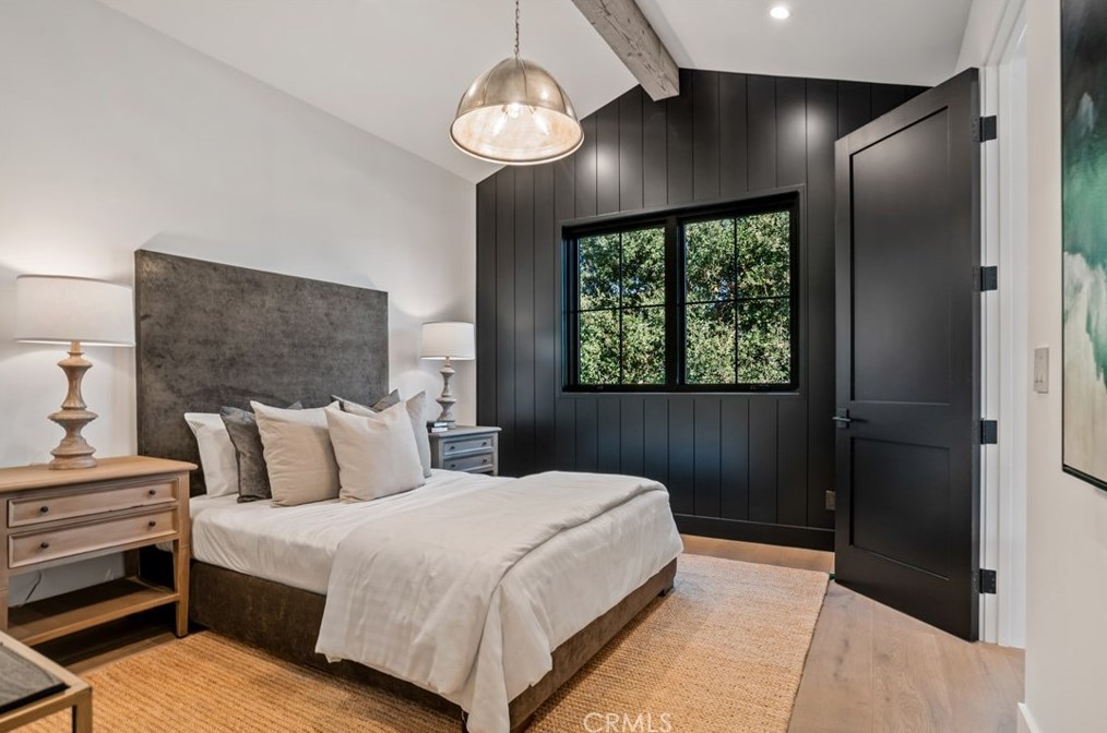 4955 Haskell Ave, Van Nuys CA  91436-1674 exterior