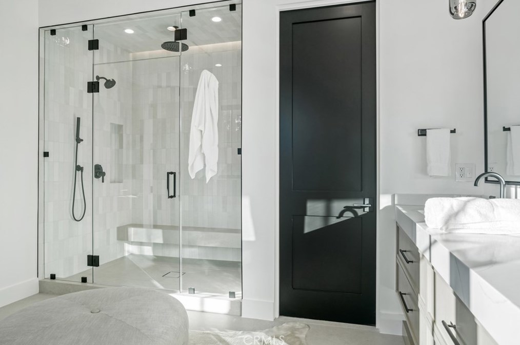 4955 Haskell Ave, Van Nuys CA  91436-1674 exterior