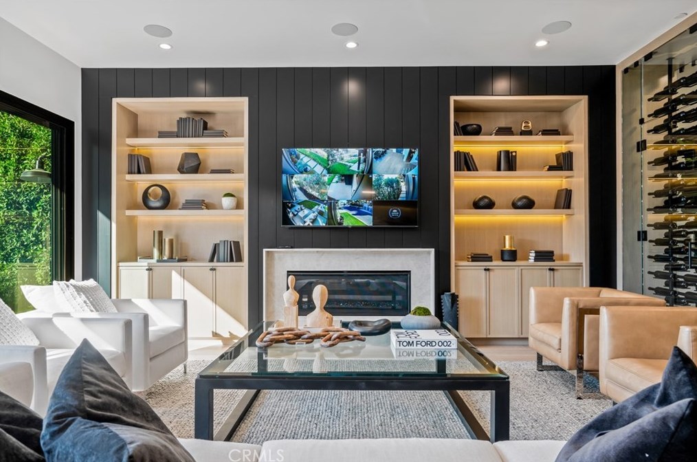 4955 Haskell Ave, Van Nuys CA  91436-1674 exterior