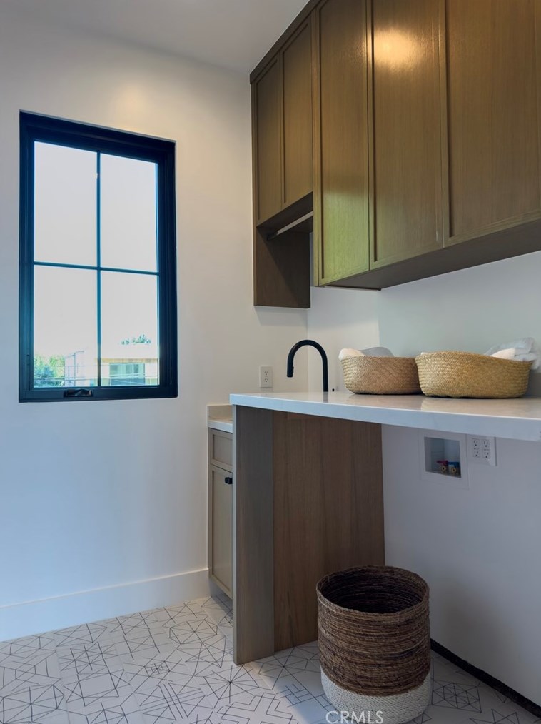 4955 Haskell Ave, Van Nuys CA  91436-1674 exterior