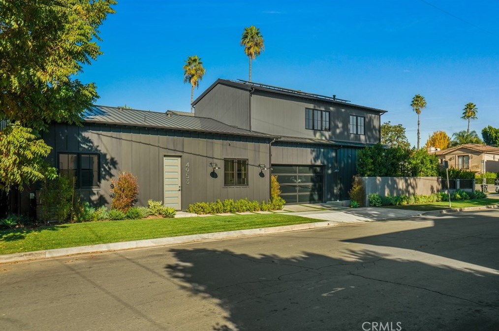 4955 Haskell Ave, Van Nuys CA  91436-1674 exterior