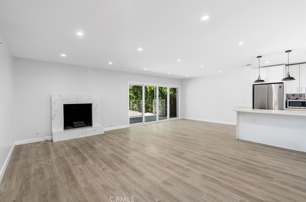 6747 Blewett Ave, Van Nuys CA  91406-6014 exterior