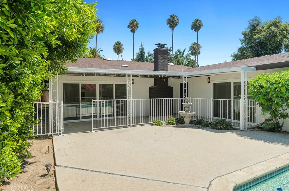 6747 Blewett Ave, Van Nuys CA  91406-6014 exterior