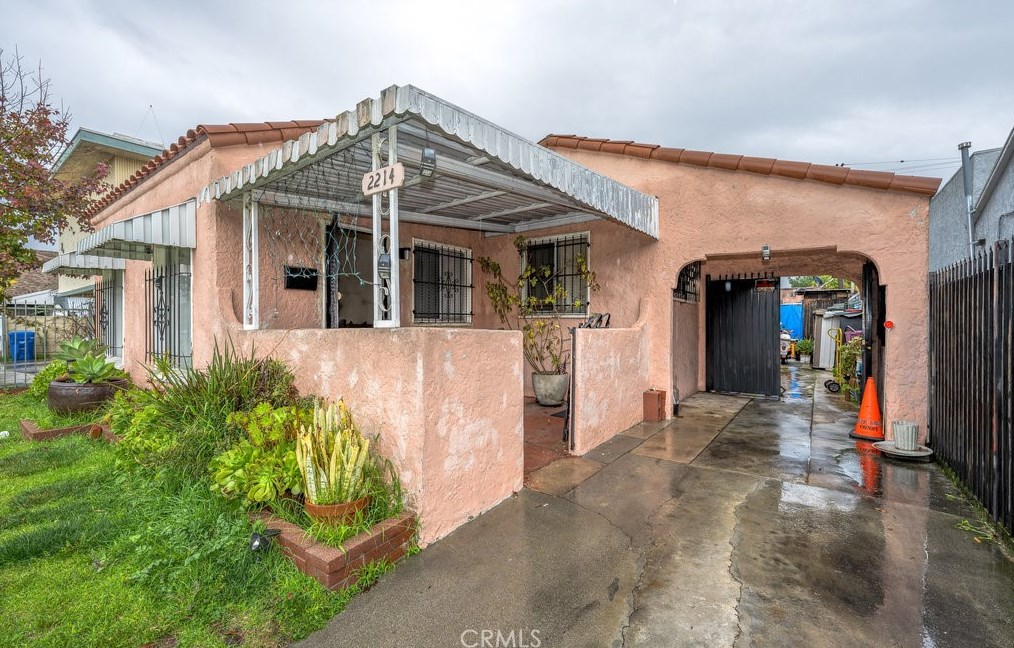 2214 Spaulding Ave, Los Angeles CA  90019-2420 exterior