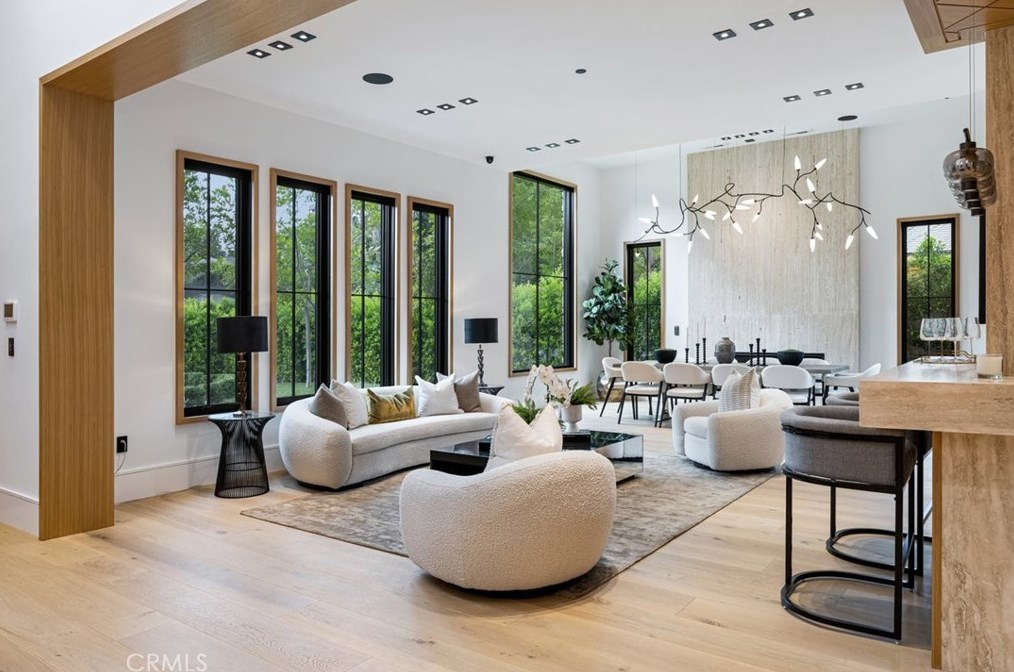 4508 Haskell Ave, Van Nuys CA  91436-3148 exterior