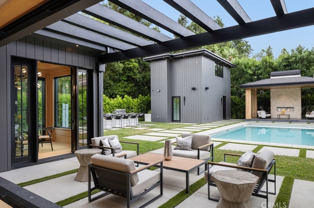 4508 Haskell Ave, Van Nuys CA  91436-3148 exterior