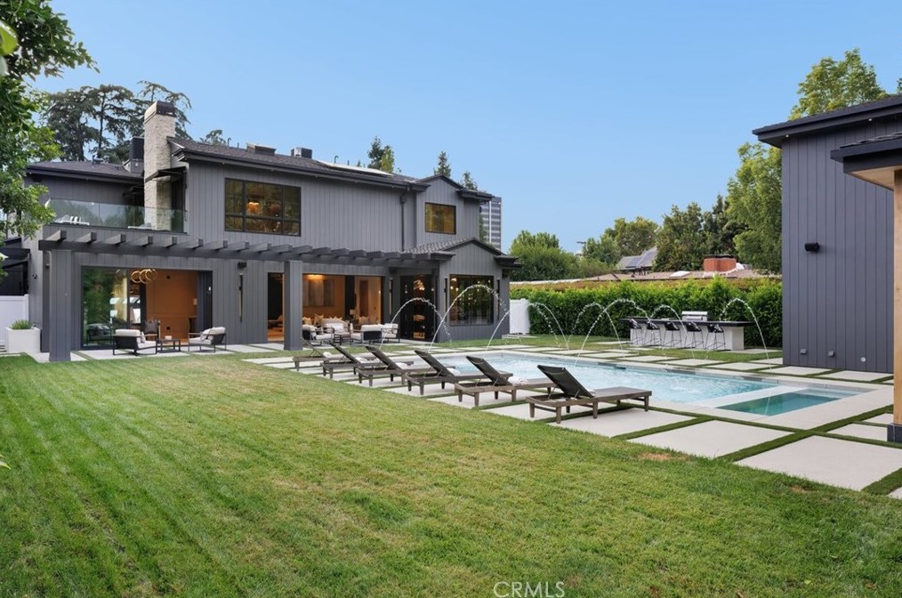 4508 Haskell Ave, Van Nuys CA  91436-3148 exterior