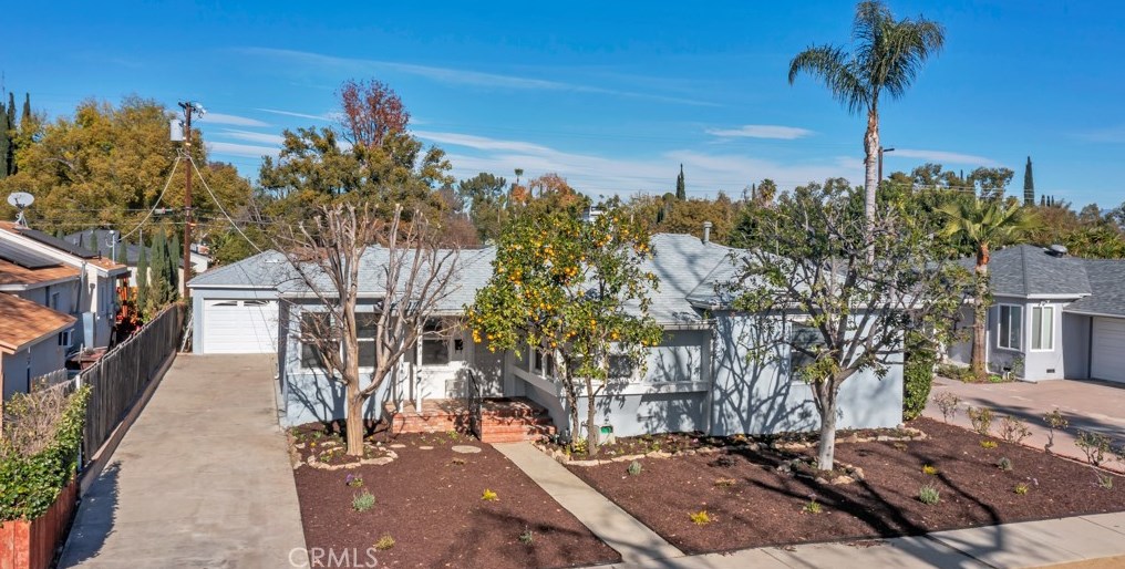 18343 Erwin St, Los Angeles CA  91335-7027 exterior