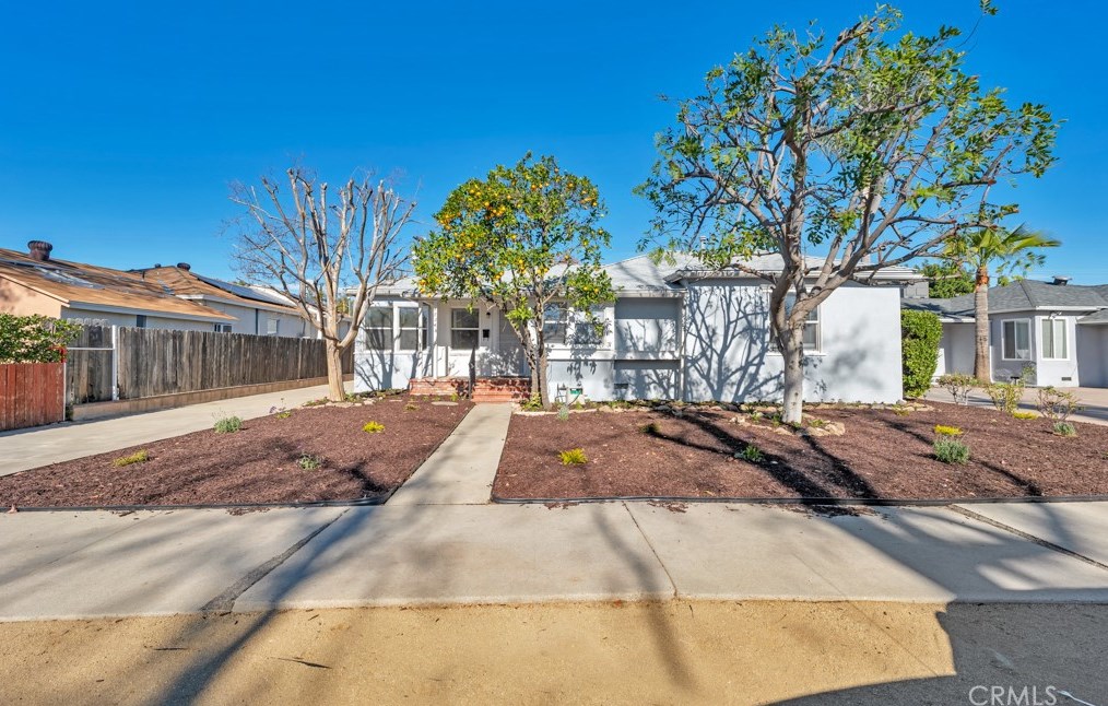 18343 Erwin St, Los Angeles CA  91335-7027 exterior