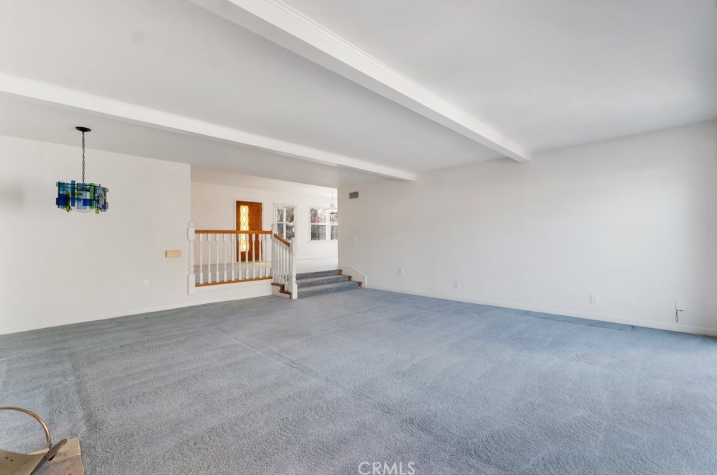 18343 Erwin St, Los Angeles CA  91335-7027 exterior