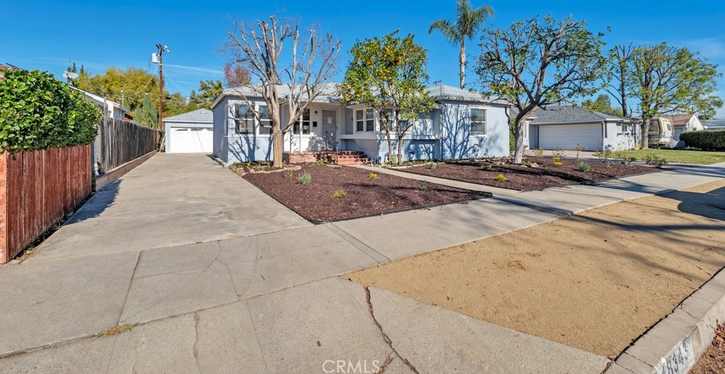 18343 Erwin St, Los Angeles CA  91335-7027 exterior