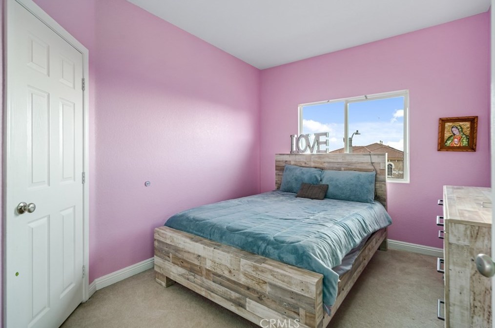 39943 Sunstar St, Palmdale CA  93551-5705 exterior