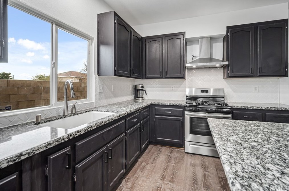 39943 Sunstar St, Palmdale CA  93551-5705 exterior