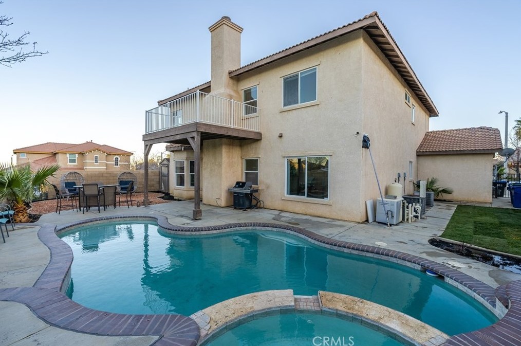 39943 Sunstar St, Palmdale CA  93551-5705 exterior