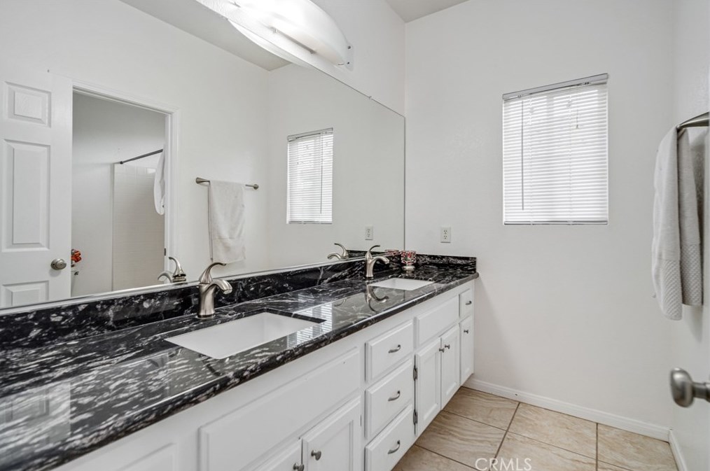 39943 Sunstar St, Palmdale CA  93551-5705 exterior