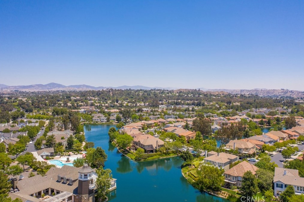 26848 Marina Point Ln, Santa Clarita CA  91355-5206 exterior