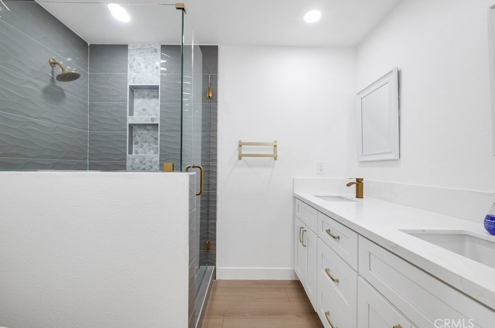 2739 Lakewood Pl, Thousand Oaks CA 91361-3310 exterior