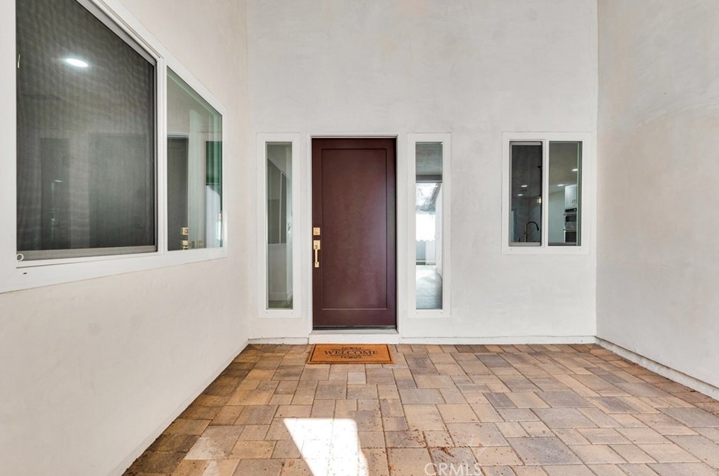 2739 Lakewood Pl, Thousand Oaks CA 91361-3310 exterior