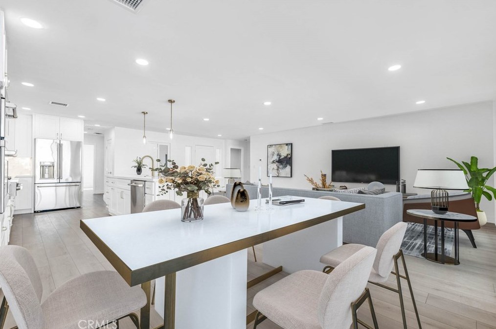 2739 Lakewood Pl, Thousand Oaks CA 91361-3310 exterior