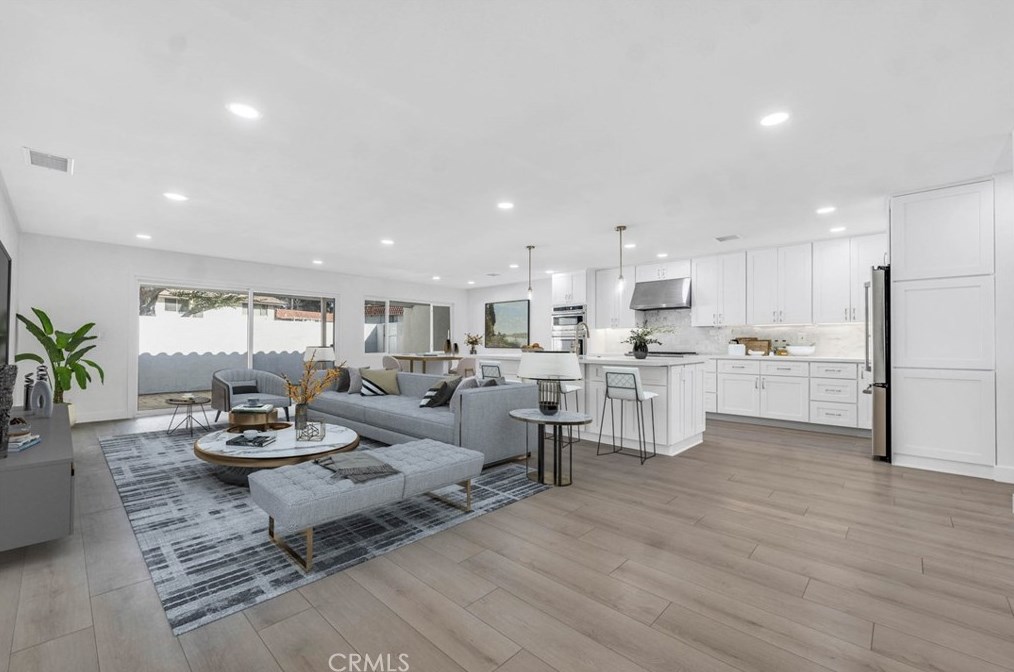 2739 Lakewood Pl, Thousand Oaks CA 91361-3310 exterior