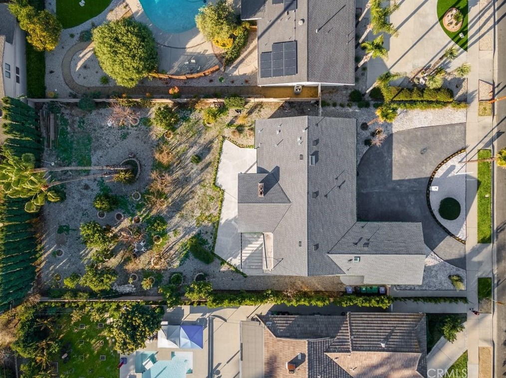 5301 Crebs Ave, Los Angeles CA  91356-4012 exterior