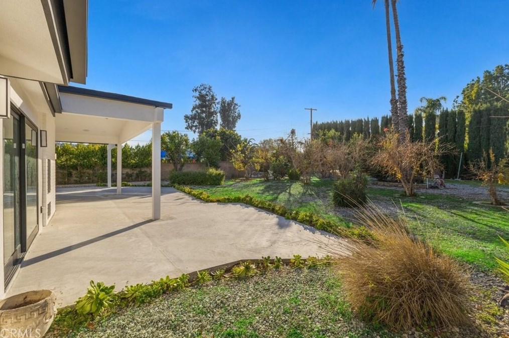 5301 Crebs Ave, Los Angeles CA  91356-4012 exterior