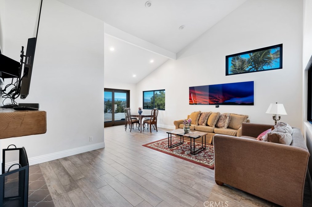 344 Corrine Hill Ct, Thousand Oaks CA  91320-4104 exterior