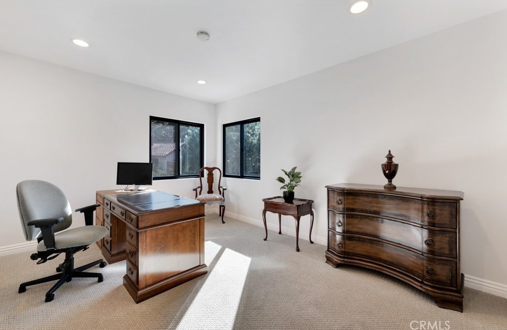 344 Corrine Hill Ct, Thousand Oaks CA  91320-4104 exterior