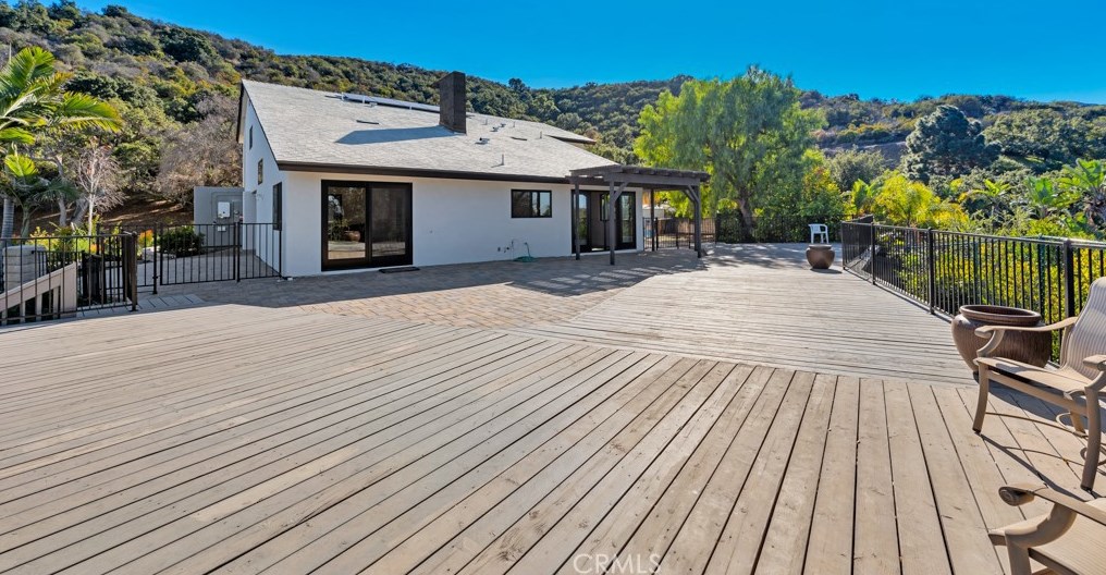 344 Corrine Hill Ct, Thousand Oaks CA  91320-4104 exterior