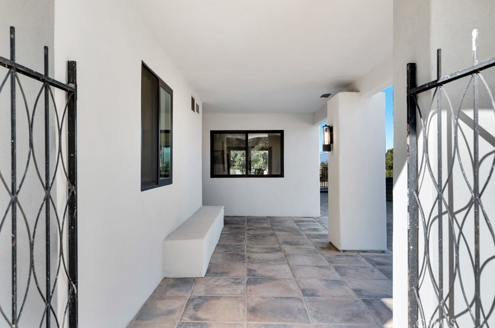 344 Corrine Hill Ct, Thousand Oaks CA  91320-4104 exterior