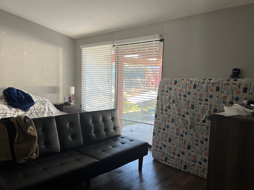 31921 Emerald Ln, Santa Clarita CA  91384-3102 exterior