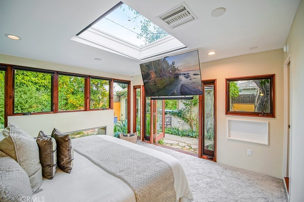 2564 Armacost Ave, Los Angeles CA  90064-2716 exterior