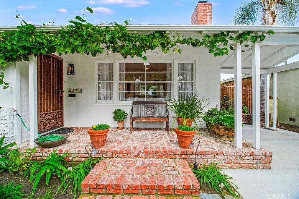 2564 Armacost Ave, Los Angeles CA  90064-2716 exterior