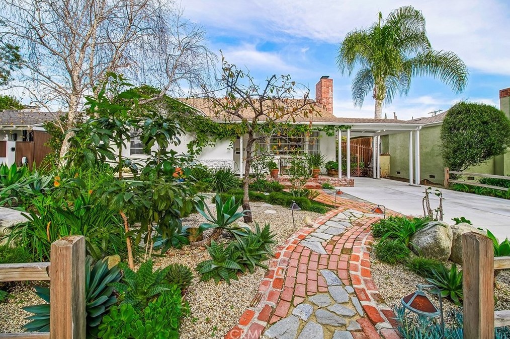2564 Armacost Ave, Los Angeles CA  90064-2716 exterior