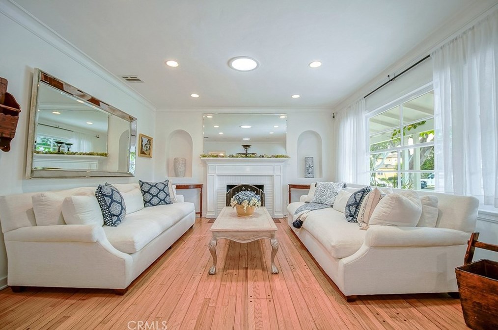2564 Armacost Ave, Los Angeles CA  90064-2716 exterior
