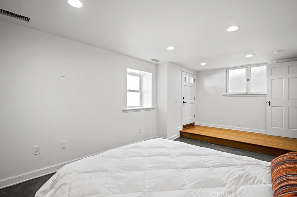 2559 Corralitas Dr, Los Angeles CA  90039-4002 exterior