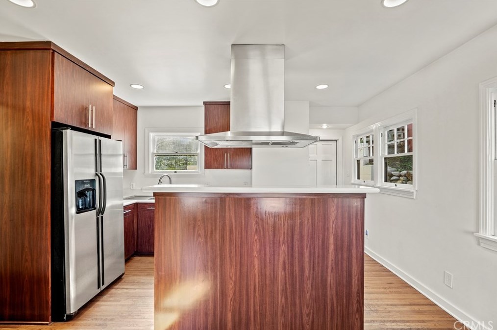 2559 Corralitas Dr, Los Angeles CA  90039-4002 exterior