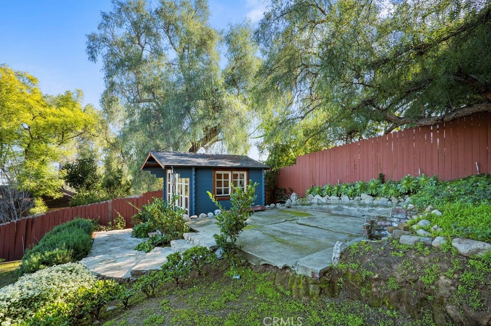 2559 Corralitas Dr, Los Angeles CA  90039-4002 exterior