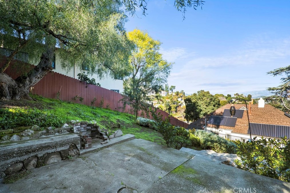 2559 Corralitas Dr, Los Angeles CA  90039-4002 exterior