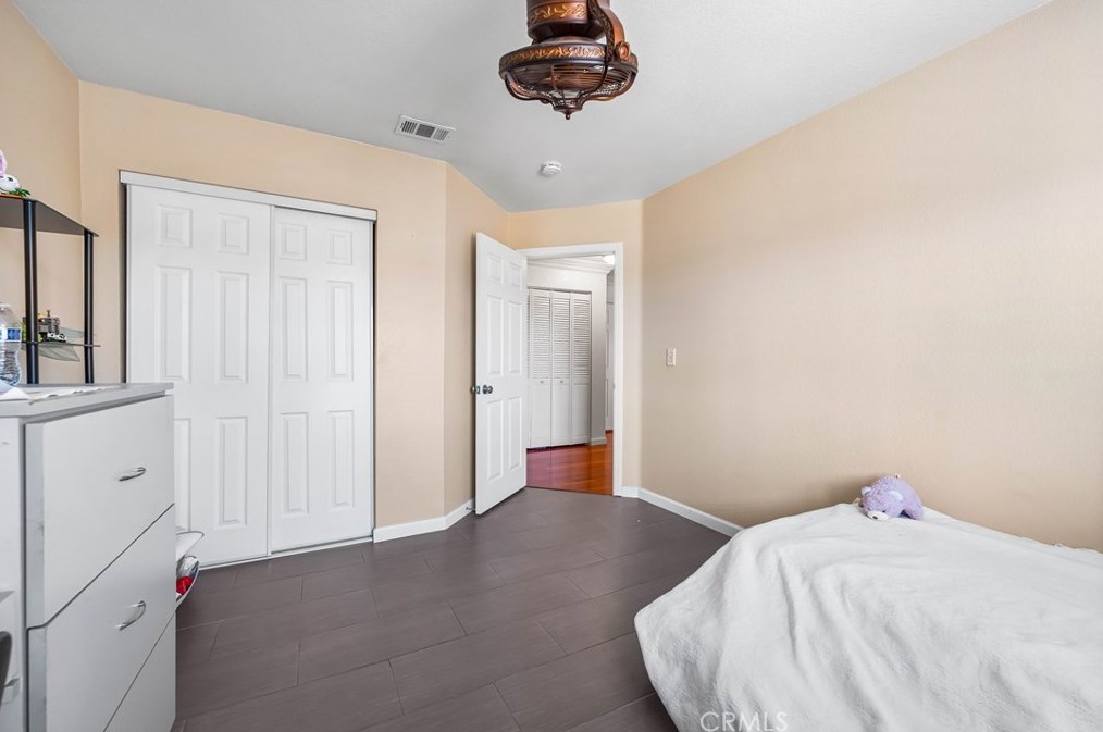 9081 Pinon Ave, Hesperia CA  92345-3773 exterior