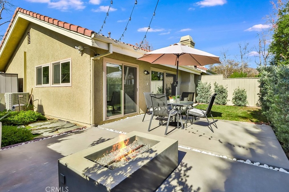 210 Estrellita Ln, Calabasas CA  91377-3717 exterior