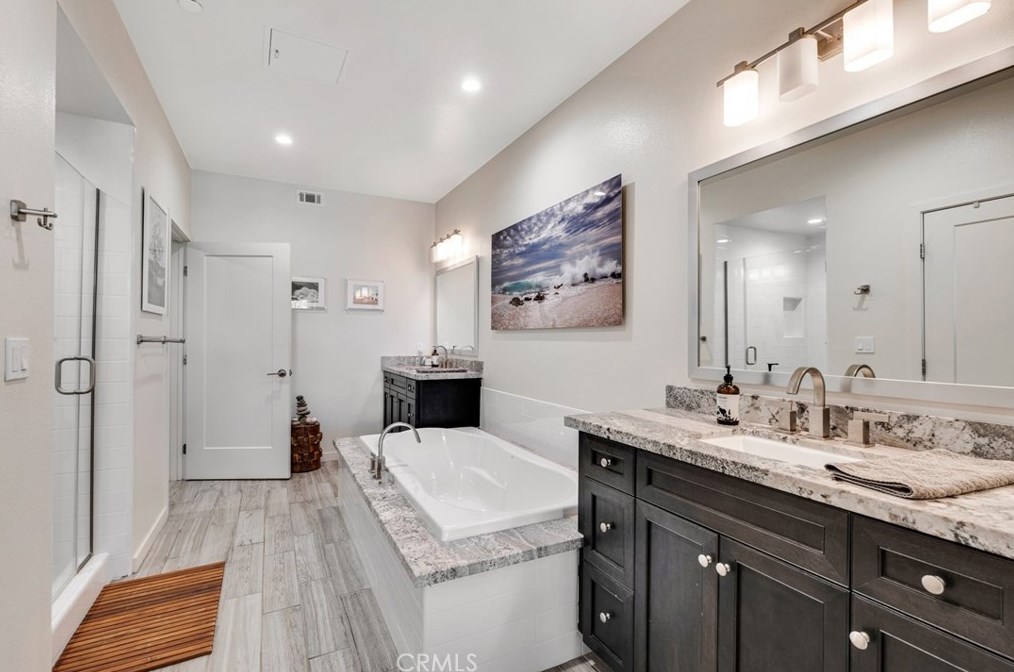 4018 Tradewinds Dr, Oxnard CA  93035-0014 exterior