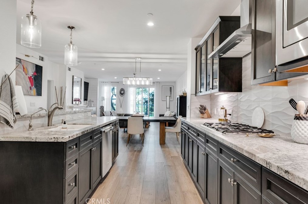 4018 Tradewinds Dr, Oxnard CA  93035-0014 exterior