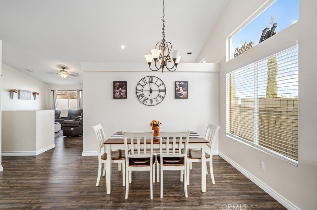 38437 Cougar Pass, Palmdale CA  93551-5017 exterior